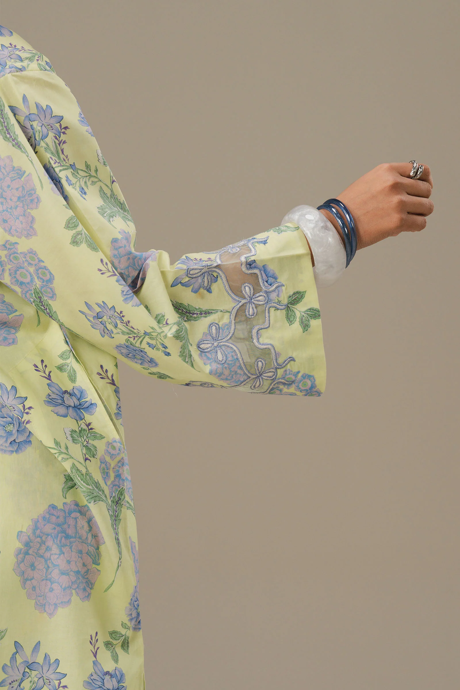 Neon Breeze - Image 4