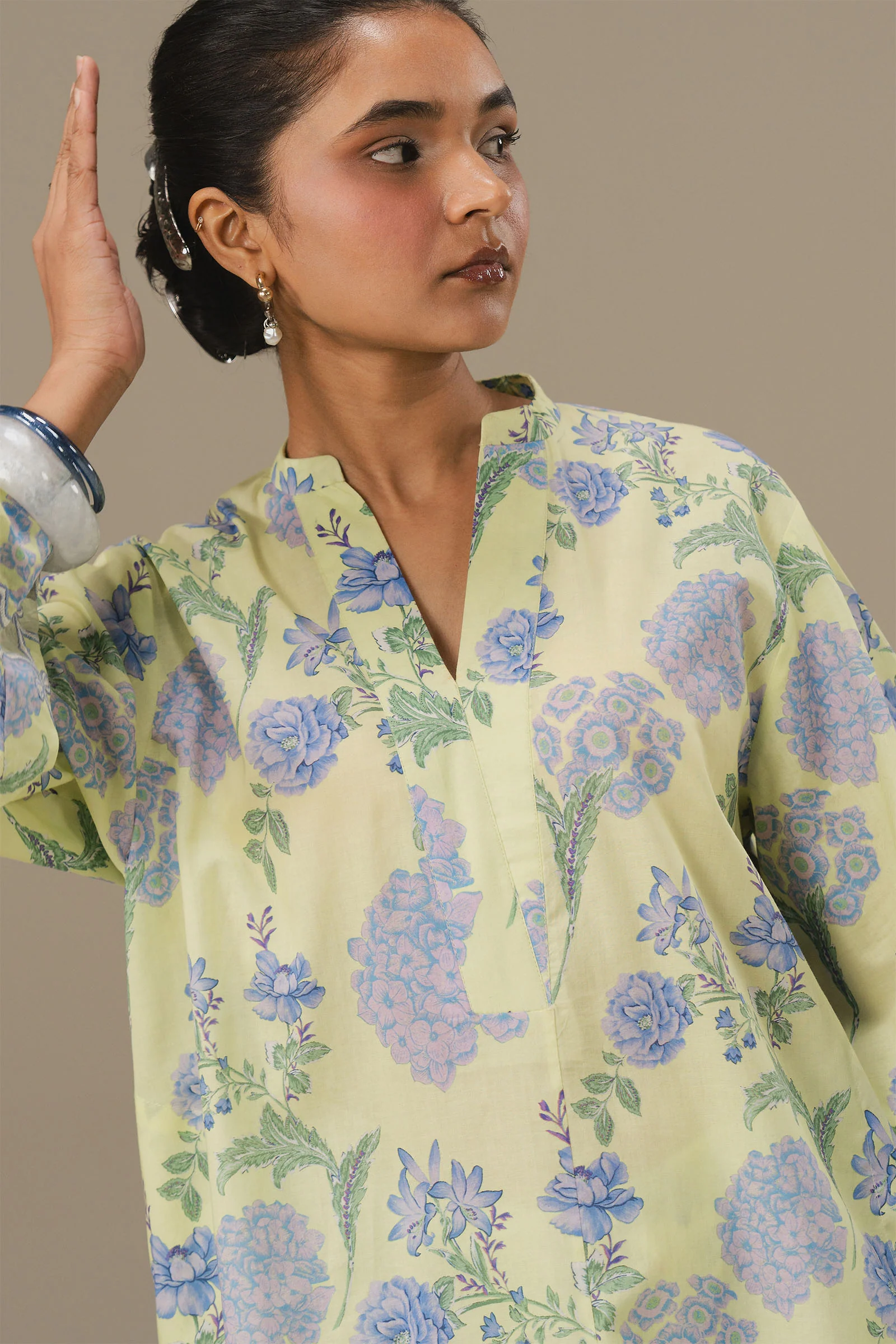 Neon Breeze - Image 5