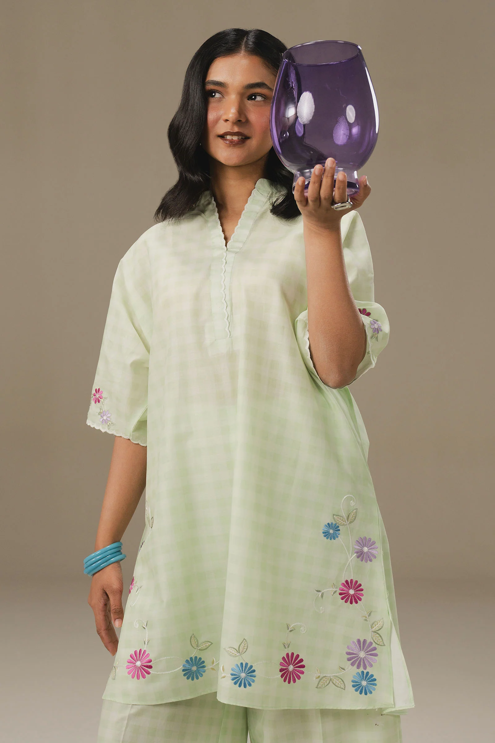 Check & Chill - Image 3